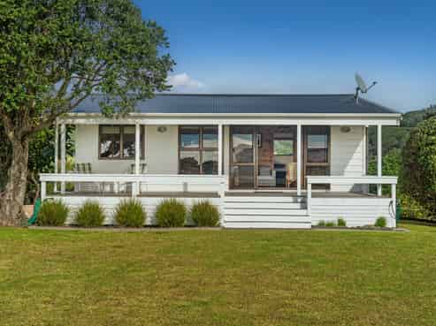 353 Tangiora Avenue, Whangapoua
