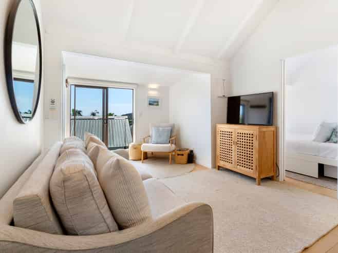 AT/4 Bay Road, Palm Beach
