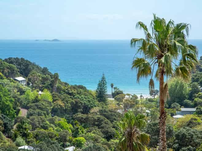 AT/4 Bay Road, Palm Beach