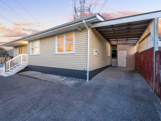 21 Arlette Place, Massey