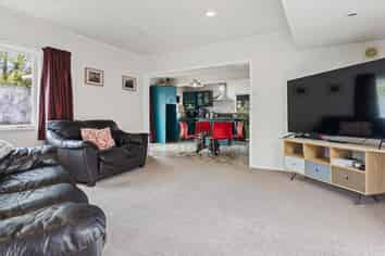 1711 State Highway 4, Aria