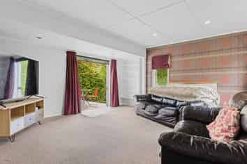 1711 State Highway 4, Aria