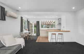 9 Laburnum Grove, Maungaraki