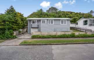 9 Laburnum Grove, Maungaraki