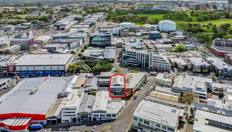 44 Broadway, Newmarket