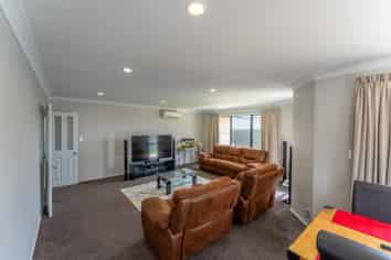 8A Jellicoe Street, Oceanview