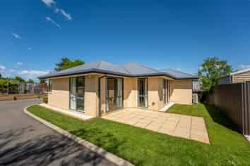 8A Jellicoe Street, Oceanview