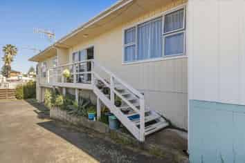 2/18 May Street, Mount Maunganui
