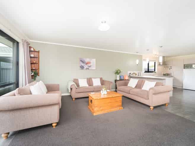 14C Rata Street, Roslyn