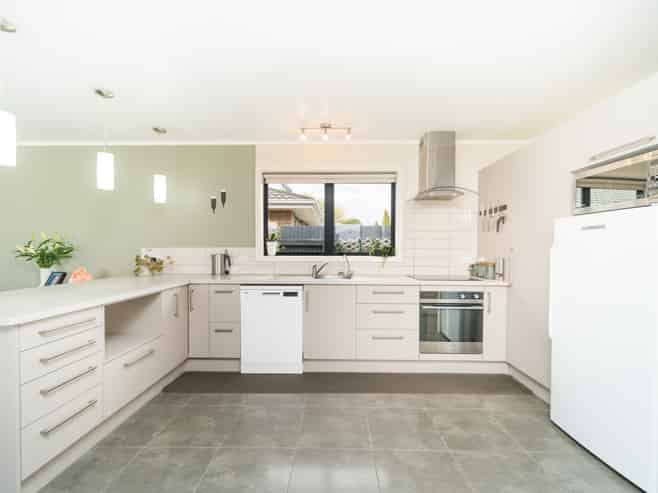 14C Rata Street, Roslyn