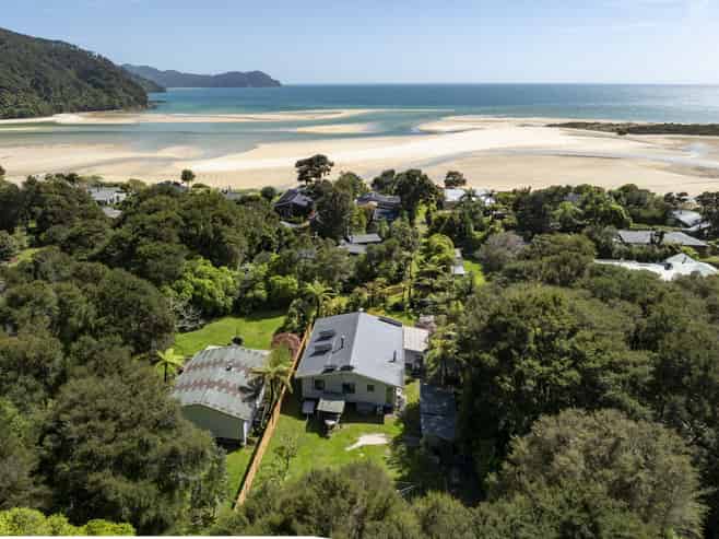81 Awaroa Inlet, Awaroa