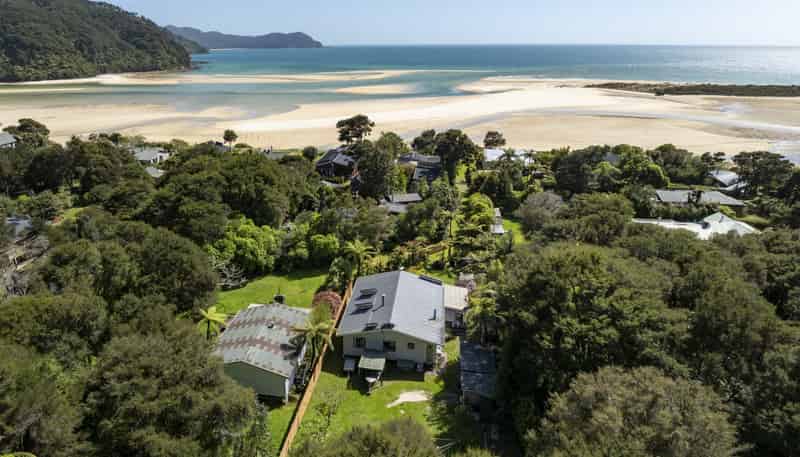 81 Awaroa Inlet, Awaroa
