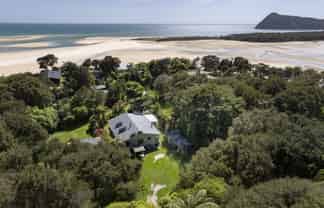 81 Awaroa Inlet, Awaroa