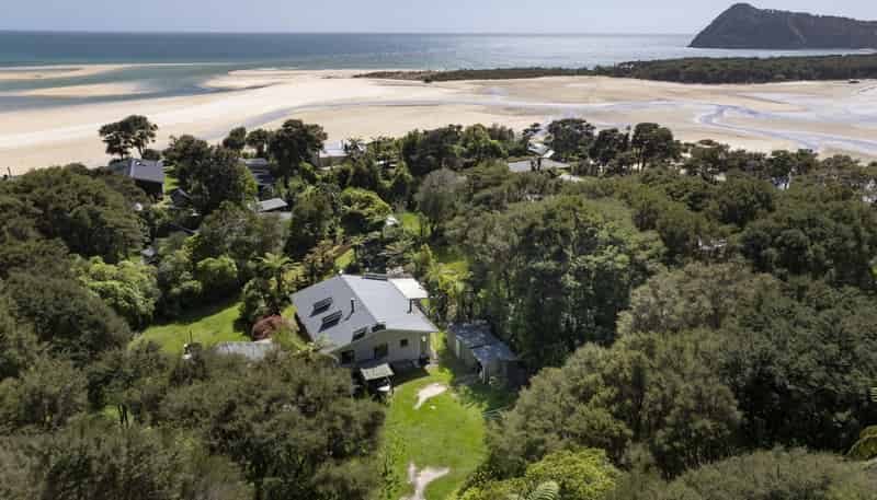 81 Awaroa Inlet, Awaroa