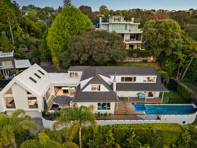 34 Dingle Road, St Heliers