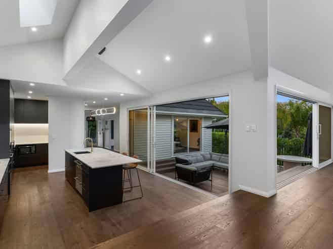 34 Dingle Road, St Heliers