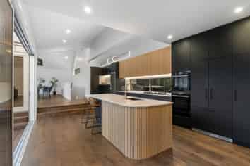 34 Dingle Road, St Heliers