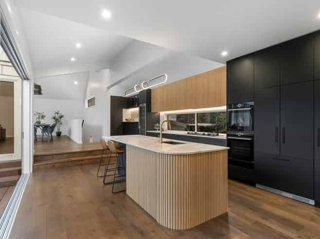 34 Dingle Road, St Heliers