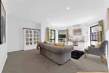63 Hillside Road, Papatoetoe