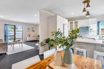 1 Loader Place, Tawhero