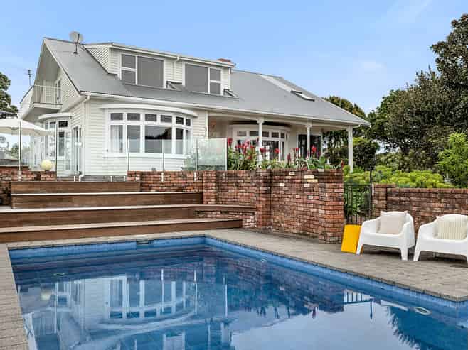 533 Devon Street West, Blagdon