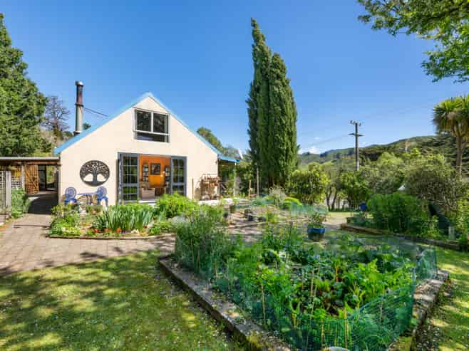 525 State Highway 1, Picton