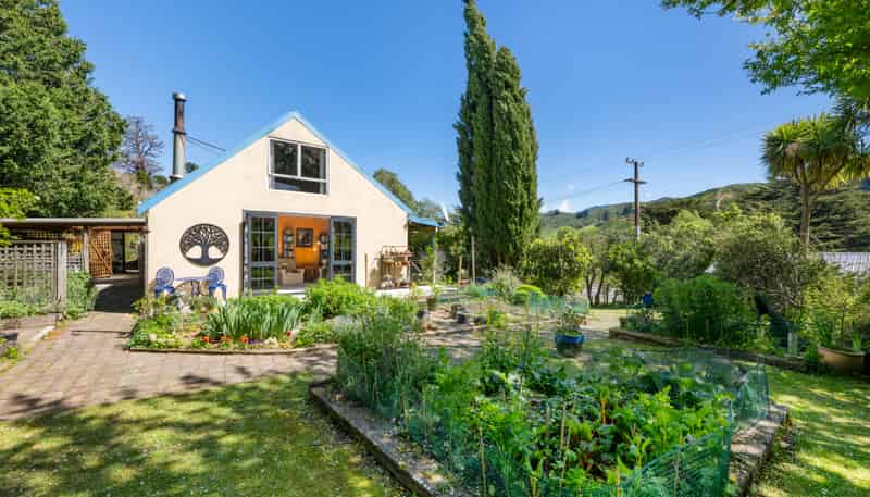 525 State Highway 1, Picton