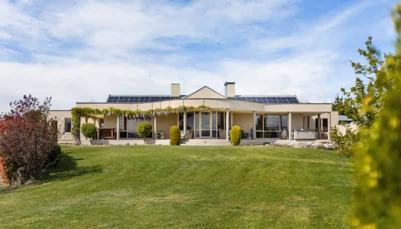 2 Fairway Drive, Bridge Hill