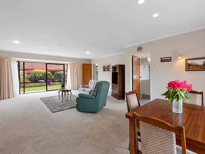 9 Boulevard Drive, Merrilands