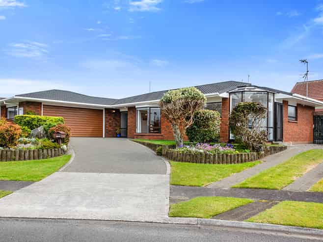 9 Boulevard Drive, Merrilands