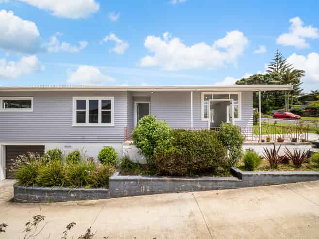 8 Nandana Drive, Glen Eden