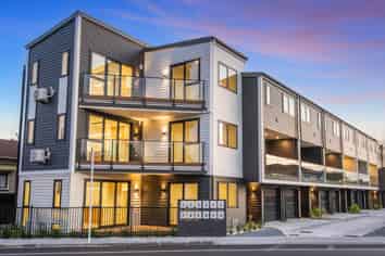 2/130 Rosebank Road, Avondale