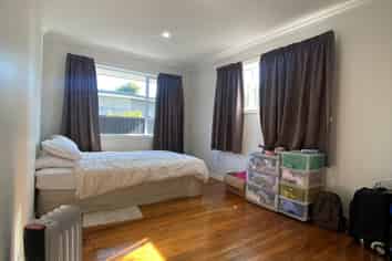 294 Main North Road, Redwood