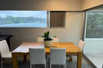 2/100 Aberdeen Road, Campbells Bay