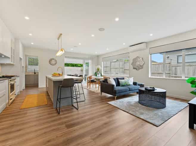 135 Ormonde Drive, Silverdale