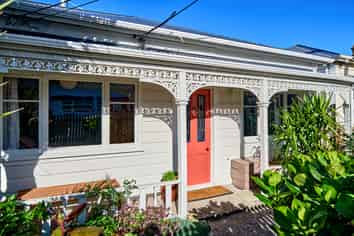 297 Mansfield Street, Newtown