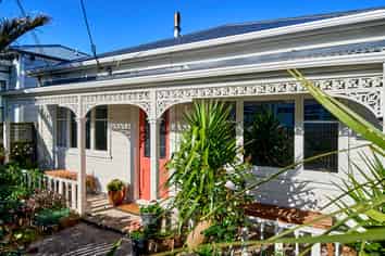 297 Mansfield Street, Newtown