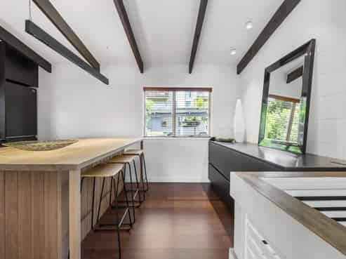 8/7 Balmain Road, Birkenhead