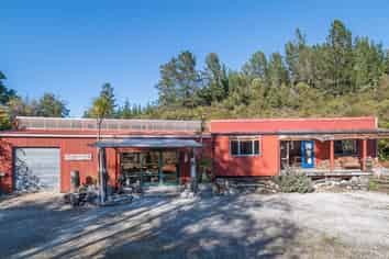 1041 Collingwood-Bainham Main Road, Collingwood