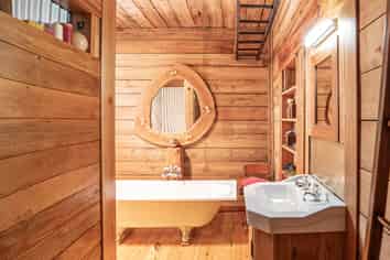 1041 Collingwood-Bainham Main Road, Collingwood