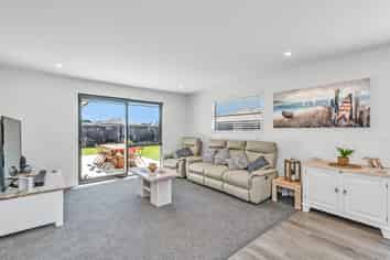 9 Piwakawaka Place, Leeston