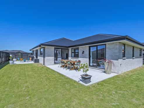 9 Piwakawaka Place, Leeston