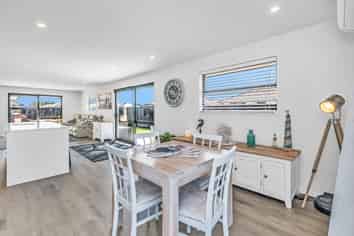 9 Piwakawaka Place, Leeston