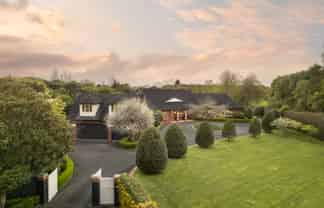 77 Harrowfield Drive, Harrowfield