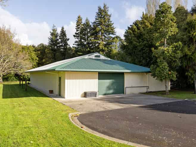 77 Harrowfield Drive, Harrowfield