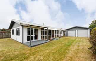 14 Te Kiri Street, Himatangi Beach