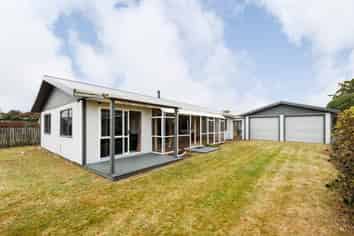 14 Te Kiri Street, Himatangi Beach