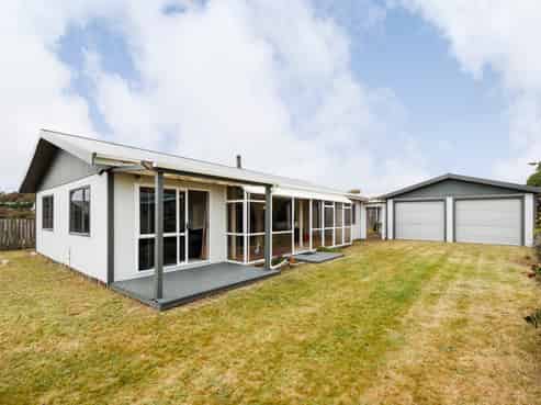 14 Te Kiri Street, Himatangi Beach