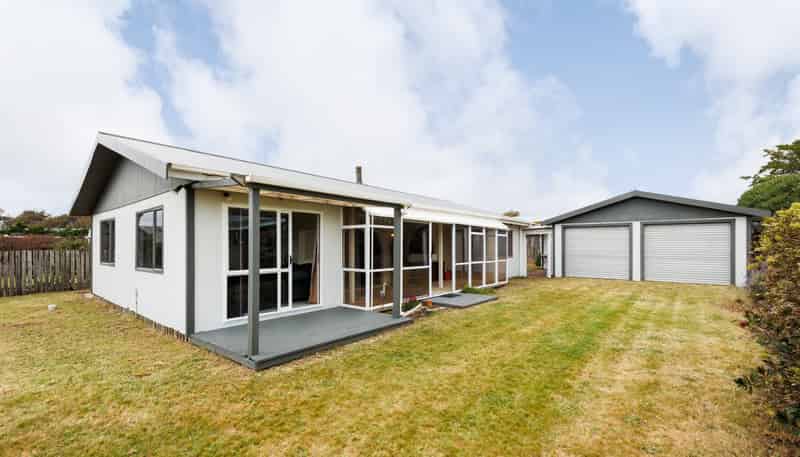 14 Te Kiri Street, Himatangi Beach