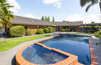 10 Harrowfield Drive, Harrowfield
